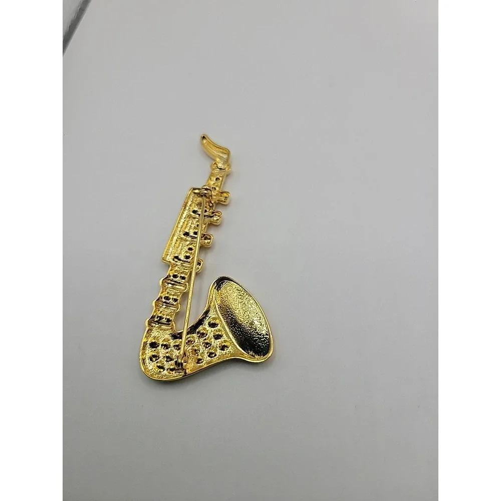 Vintage‎ Gold Tone Rhinestone Saxophone Brooch Pin Music Jazz Band Instrument